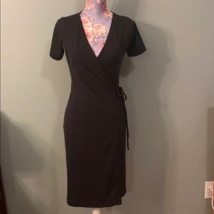 Susana Monaco Small Black Wrap Short Sleeve Dress